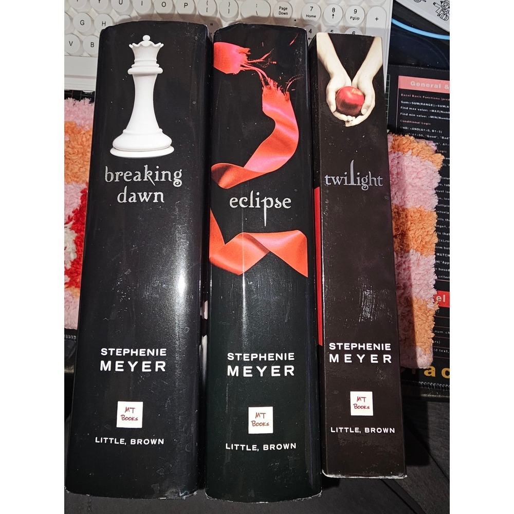 Stephenie Meyer Twilight Saga Book Lot 3 Titles Black Good Hardcover Paperback